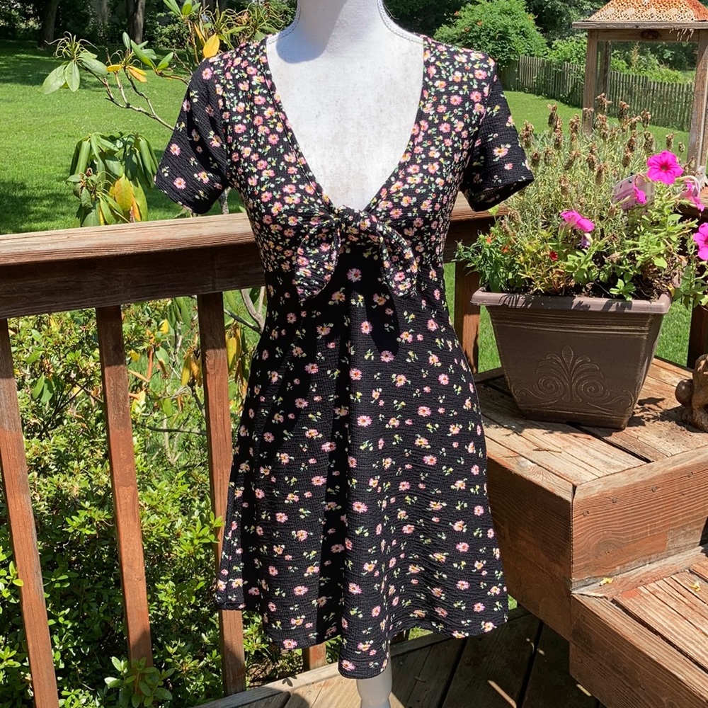 TOPSHOP Front Tie Dark Floral Mini/Midi Cottagecore Dress EUC
